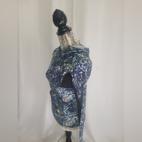 Lululemon Runbeam Hoodie Floral Sport White Multi/Black Sz 2 - Picture 6 of 12